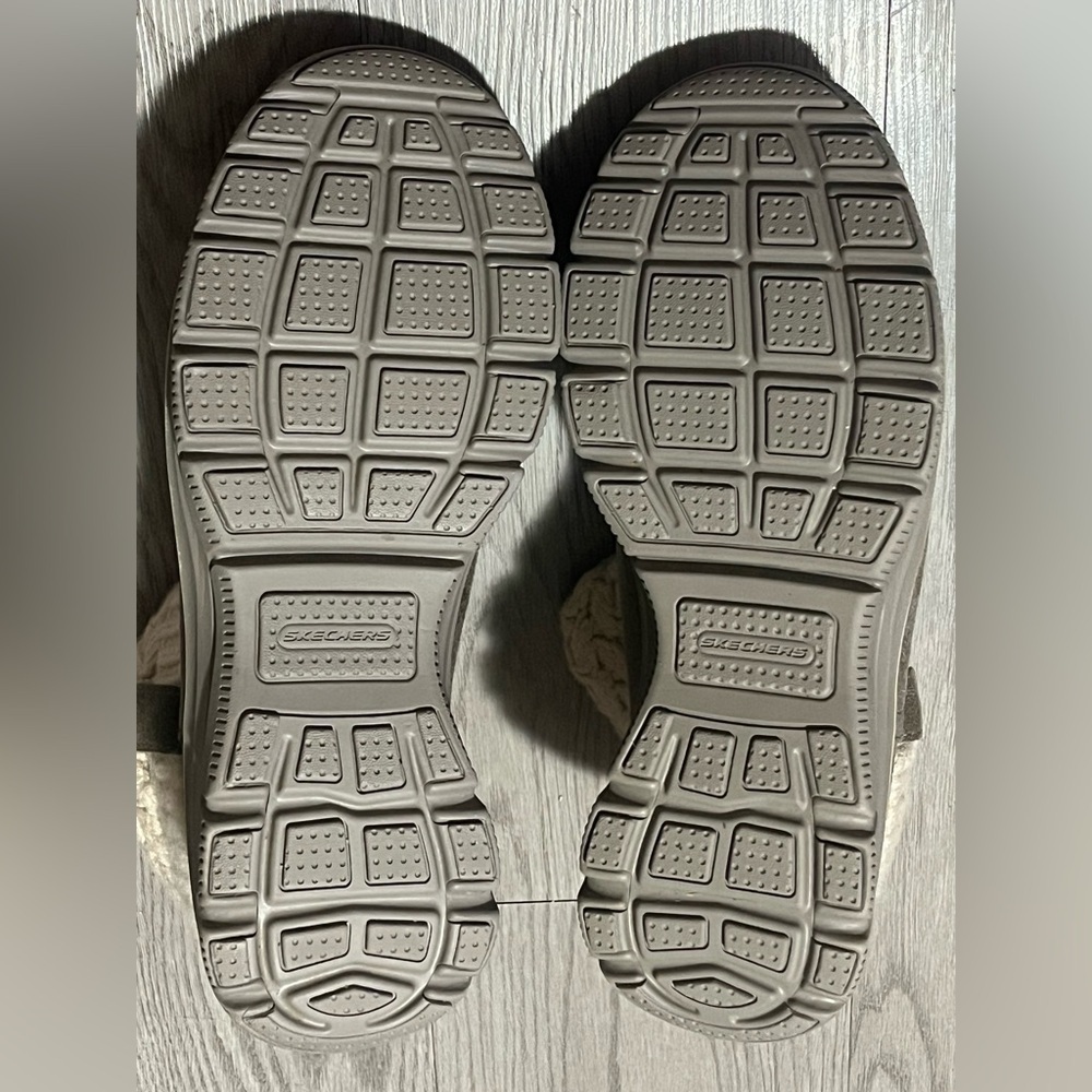 Skechers Relaxed Fit: Easy Going - Cozy Weather Pull-On Ankle Boots,
9.5 - Picture 7 of 12